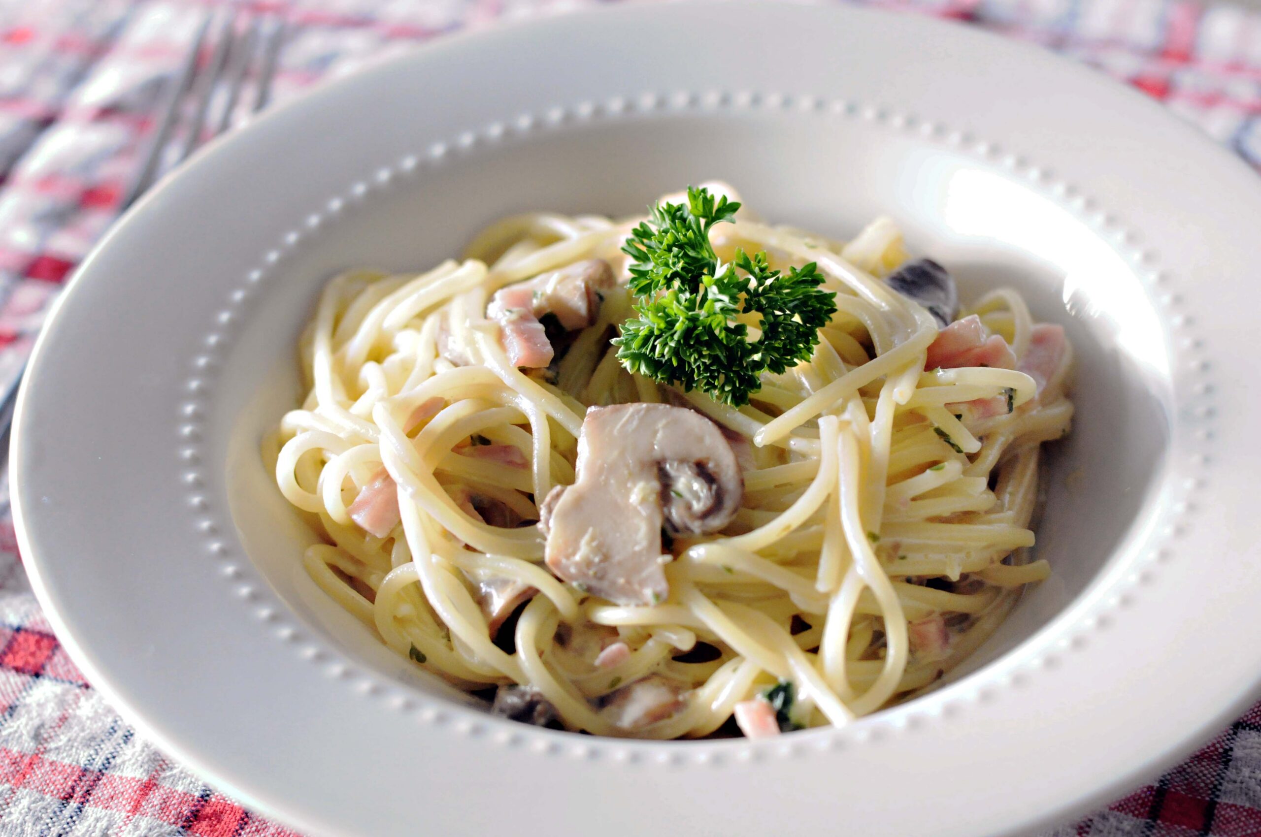 Pasta Carbonara with Mushroom and Spinach